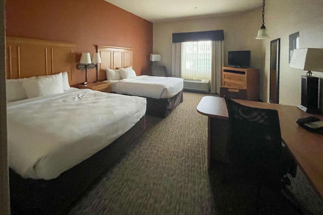 Mainstay Suites Sidney - Medical Center Экстерьер фото