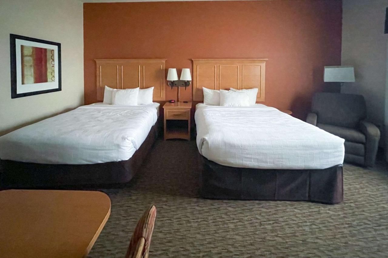 Mainstay Suites Sidney - Medical Center Экстерьер фото