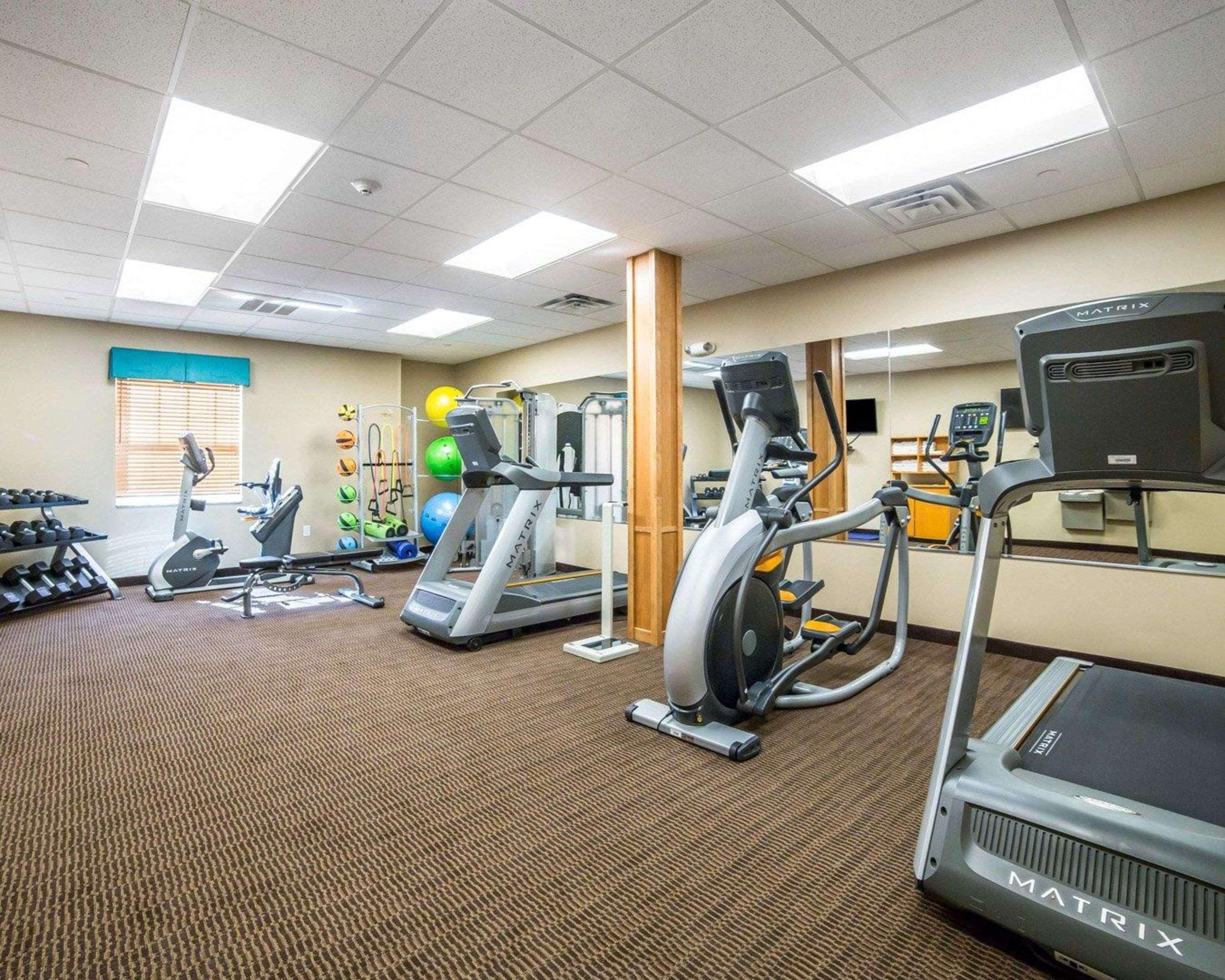 Mainstay Suites Sidney - Medical Center Экстерьер фото
